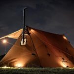 ストーブが使えるテント！　冬キャンプの寒さ対策に有効なストーブが使えるテント！　オールシーズンタイプのテント。